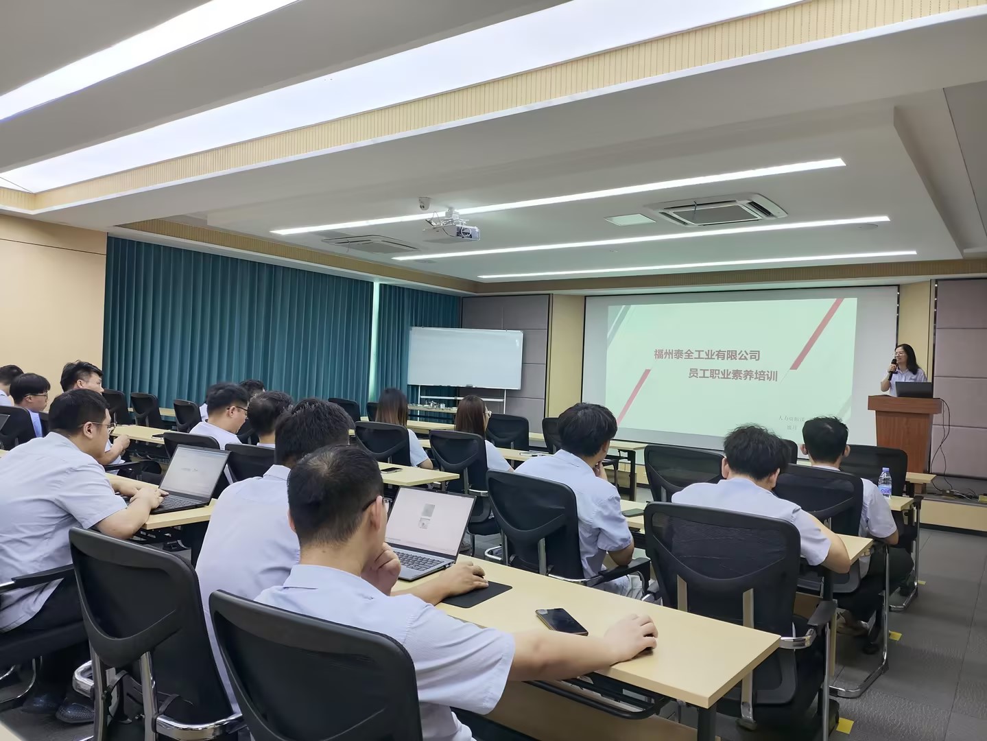 C7���ֹ���-�����ɼ��Ƿ�,����Ʒ�Ƶ�ʵ��